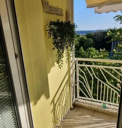 Апартамент Mommy's House Варна