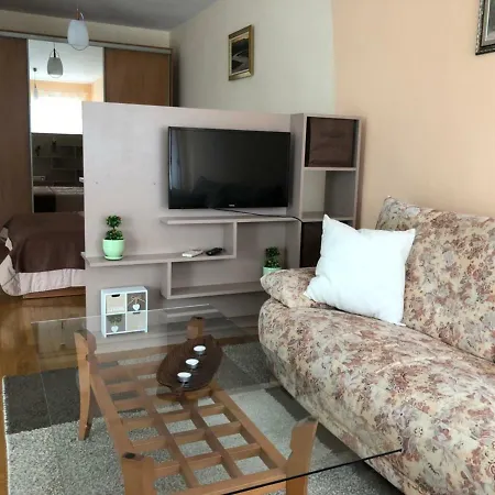 Mommy's House * ヴァルナ