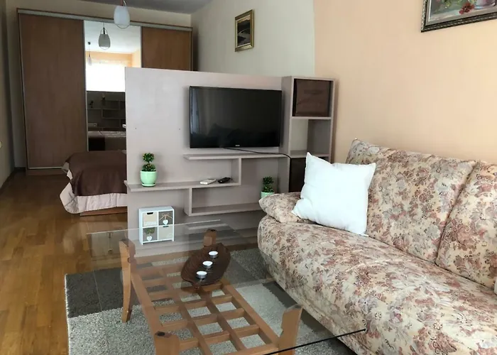 Mommy's House * Varna